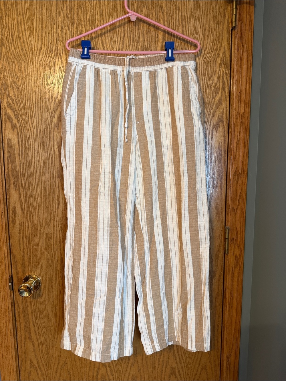 Old Navy Wide-Leg Drawstring Pants — White & Tan Stripe
